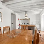 Spacious & Luxurious Penthouse In The Heart Of Lisbon