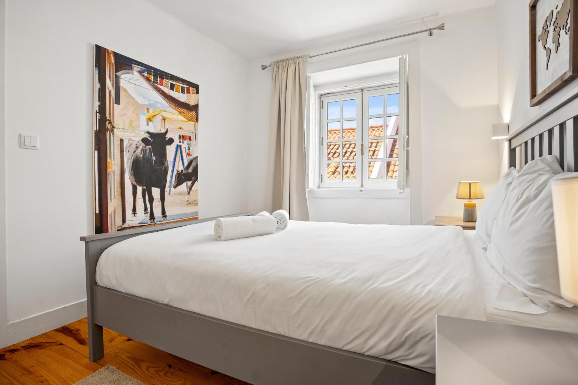 Spacious & Luxurious Penthouse In The Heart Of