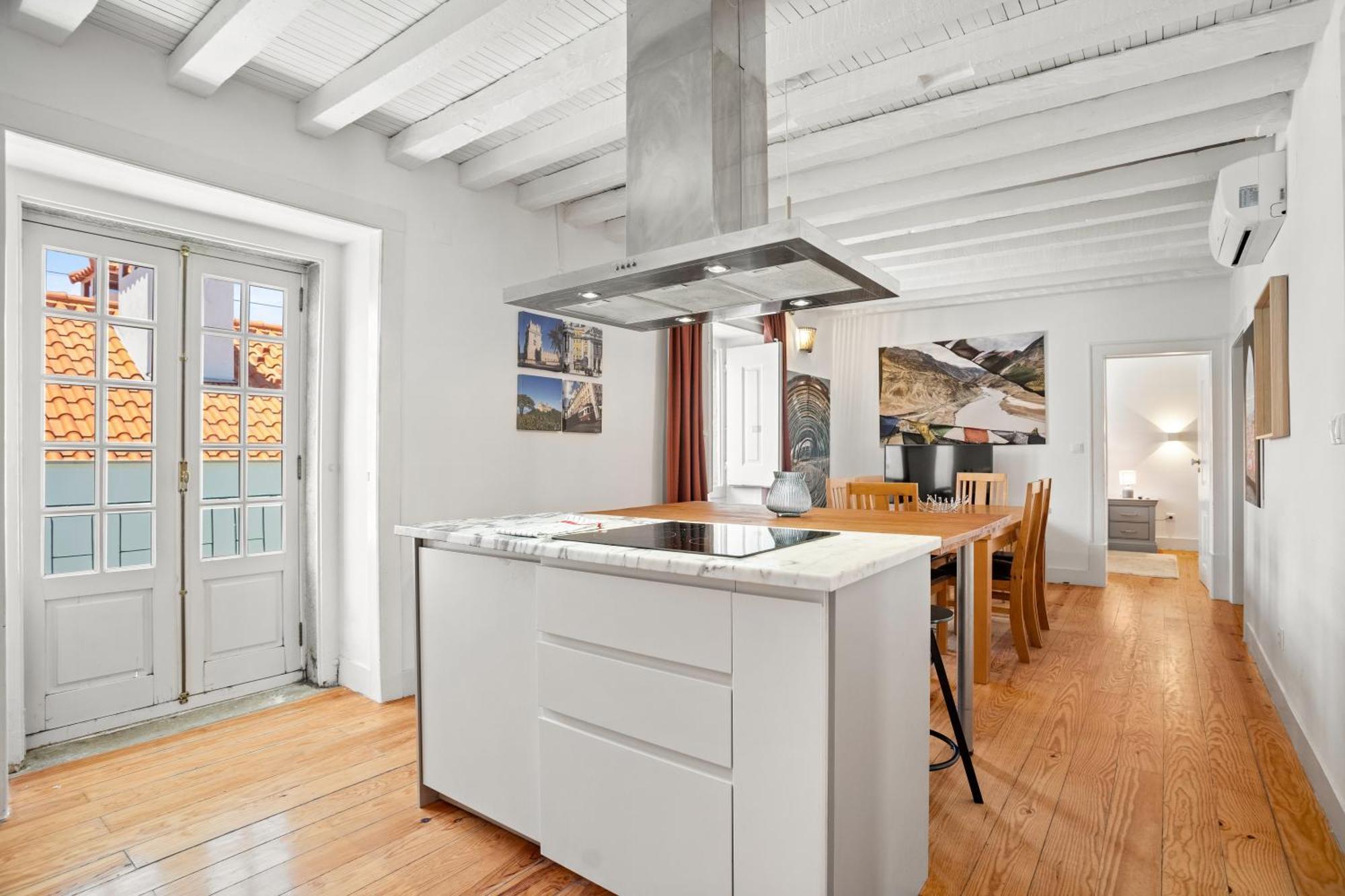 Apartment Spacious & Luxurious Penthouse In The Heart Of Lissabon