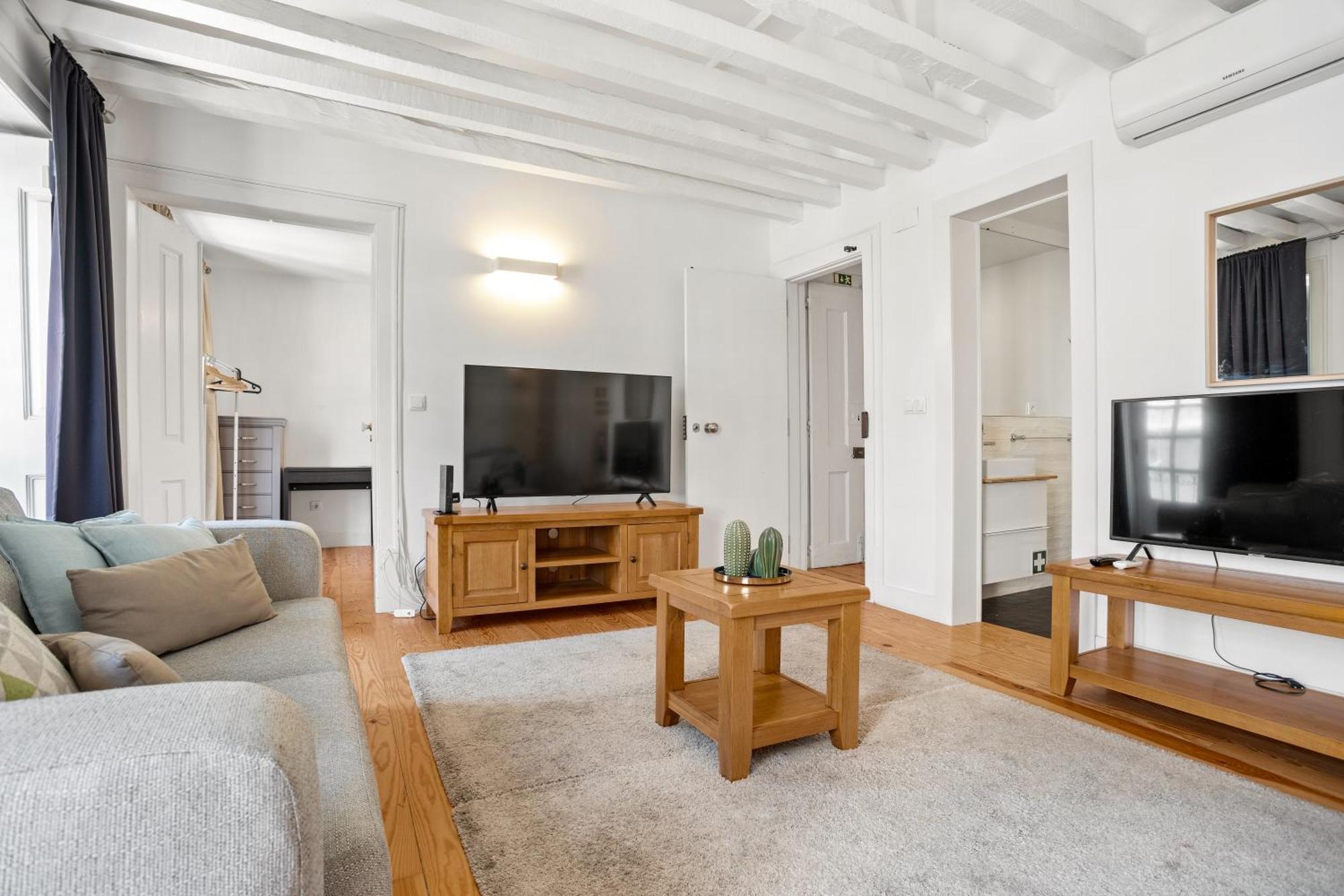 Apartment Spacious & Luxurious Penthouse In The Heart Of